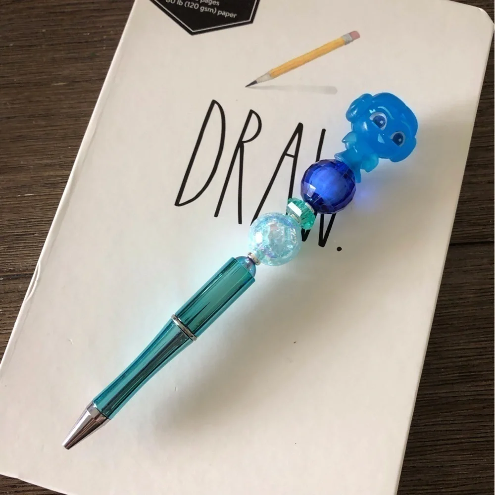 Star Wars Doorables: Leia Organa (STAR WARS: A NEW HOPE™) handmade beaded pen